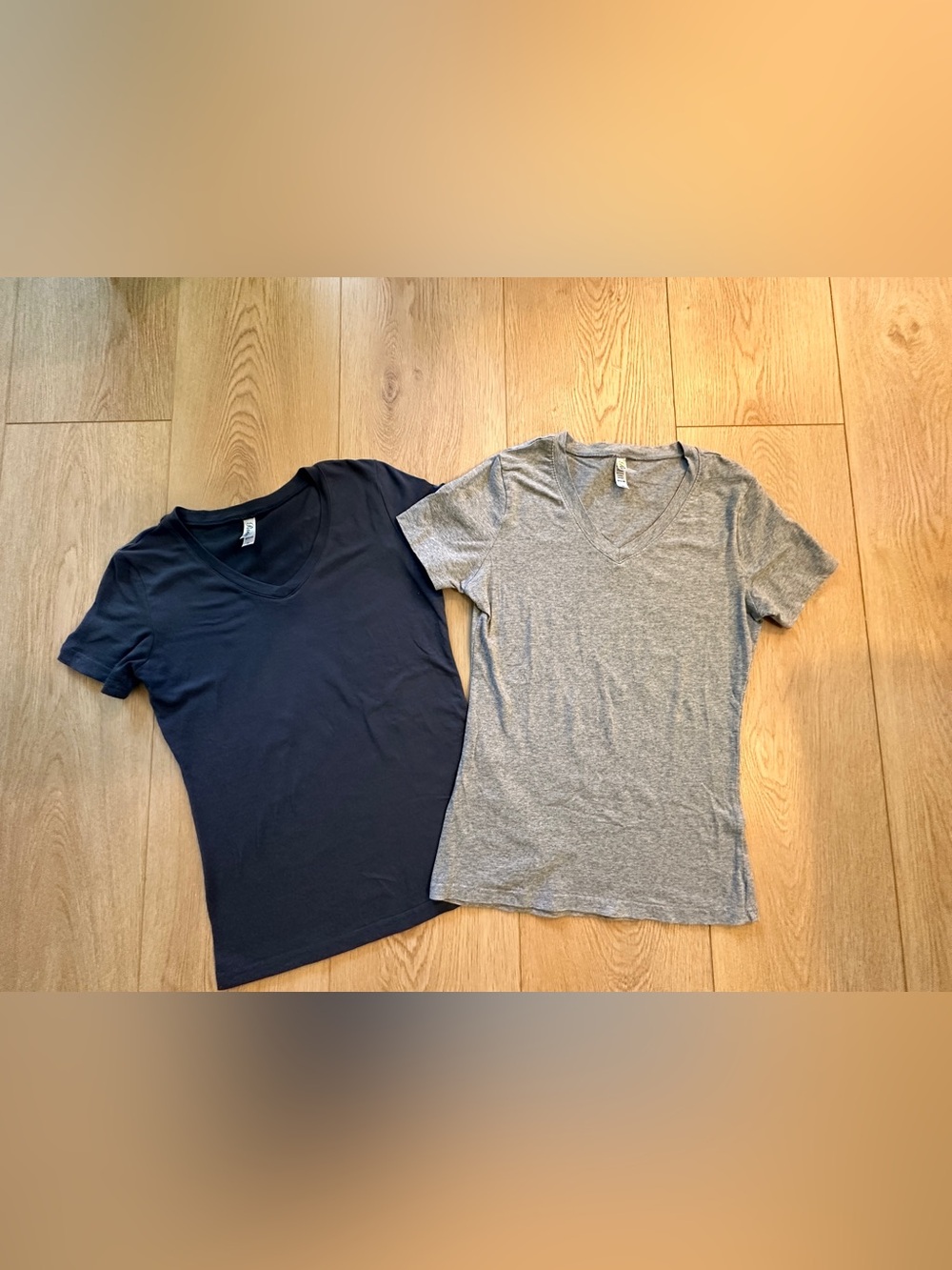 Like New! Bundle 2 Heather Gray/ Blue Cotton/Spandex fitted Tees Small/Stretchy